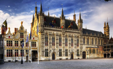 Картинка мэрия брюгге бельгия города шпили флаги окна