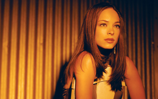 Обои картинки фото Kristin Kreuk, девушки, , , взгляд