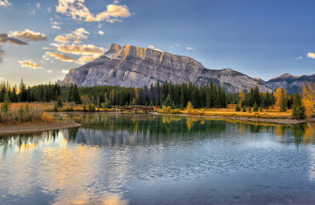 Картинка природа реки озера rundle гора альберта национальный парк банф канада осень утро мостик отражения озеро