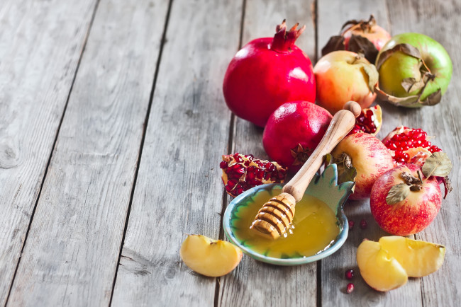 Обои картинки фото еда, фрукты,  ягоды, яблоки, мед, гранат