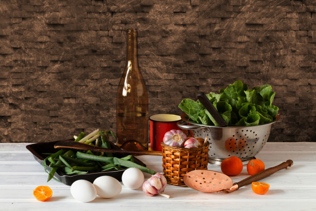 Обои картинки фото еда, натюрморт, чеснок, лук, салат, зелень, яйца