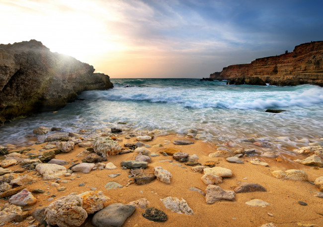Обои картинки фото природа, побережье, небо, песок, море, камни, закат