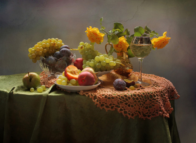 Обои картинки фото еда, натюрморт, сливы, виноград, лето, розы, нектарины, август, вино, фрукты