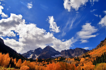 Картинка природа горы облака пейзаж деревья лес осень
