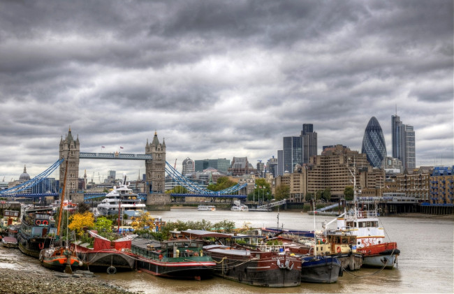 Обои картинки фото лондон, корабли, порты, причалы, баркасы, яхта, река, мост, небоскребы