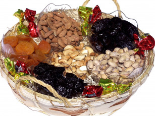 Картинка еда разное корзина черносливы курага орехи