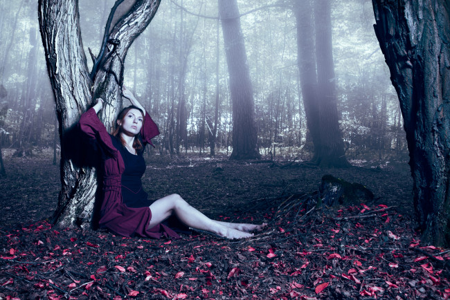 Обои картинки фото -Unsort Брюнетки Шатенки, девушки, unsort, брюнетки, шатенки, дерево, лес