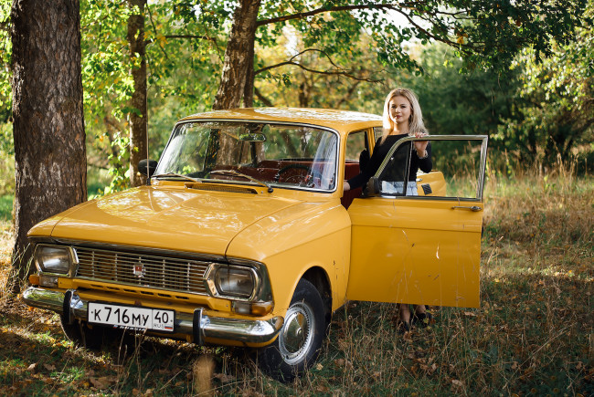 Обои картинки фото москвич- 412, автомобили, -авто с девушками, девушка, автомобиль, москвич-, 412, классика