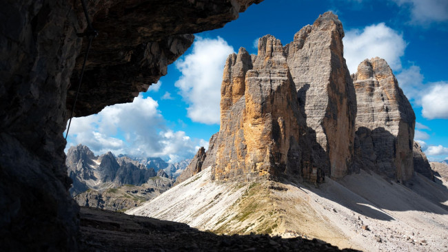 Обои картинки фото tre cime di lavaredo, dolomites, italy, природа, горы, tre, cime, di, lavaredo