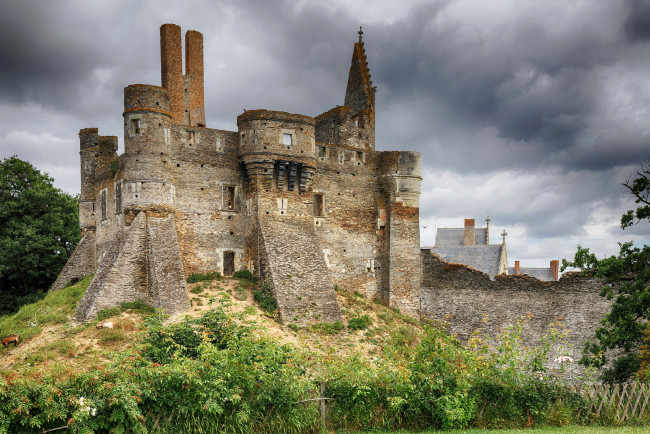 Обои картинки фото chateau du plessis mace, france, города, замки франции, chateau, du, plessis, mace