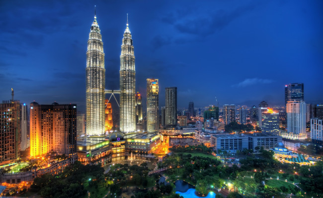 Обои картинки фото куала, лумпур, малайзия, города, ночь, башни, огни