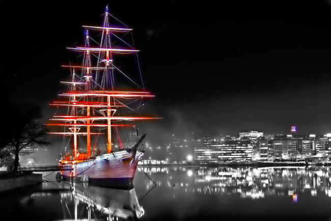 Обои картинки фото корабли, парусники, ночь, гавань, город, корабль, подсветка