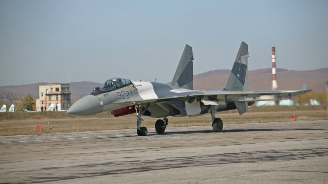 Обои картинки фото авиация, боевые самолёты, самолет, аэродром, россия, сухой, су35, военный