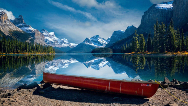 Обои картинки фото maligne lake, jasper np, alberta, корабли, лодки,  шлюпки, maligne, lake, jasper, np